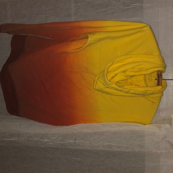 Abercrombie and Fitch box looks sweater - Picture 2 of 2